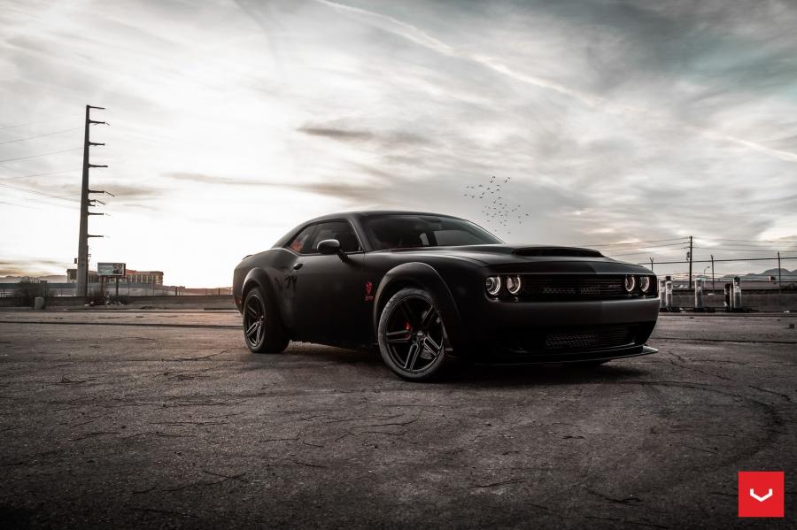  Dodge Challenger SRT Demon on Vossen Wheels (HF-1) 2019 года  (фото 1 из 4)